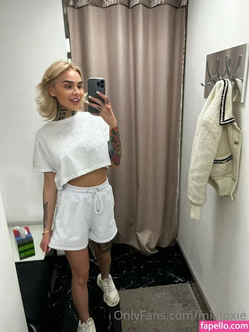 mia_foxybae / miabgalvan Onlyfans Photo Gallery 