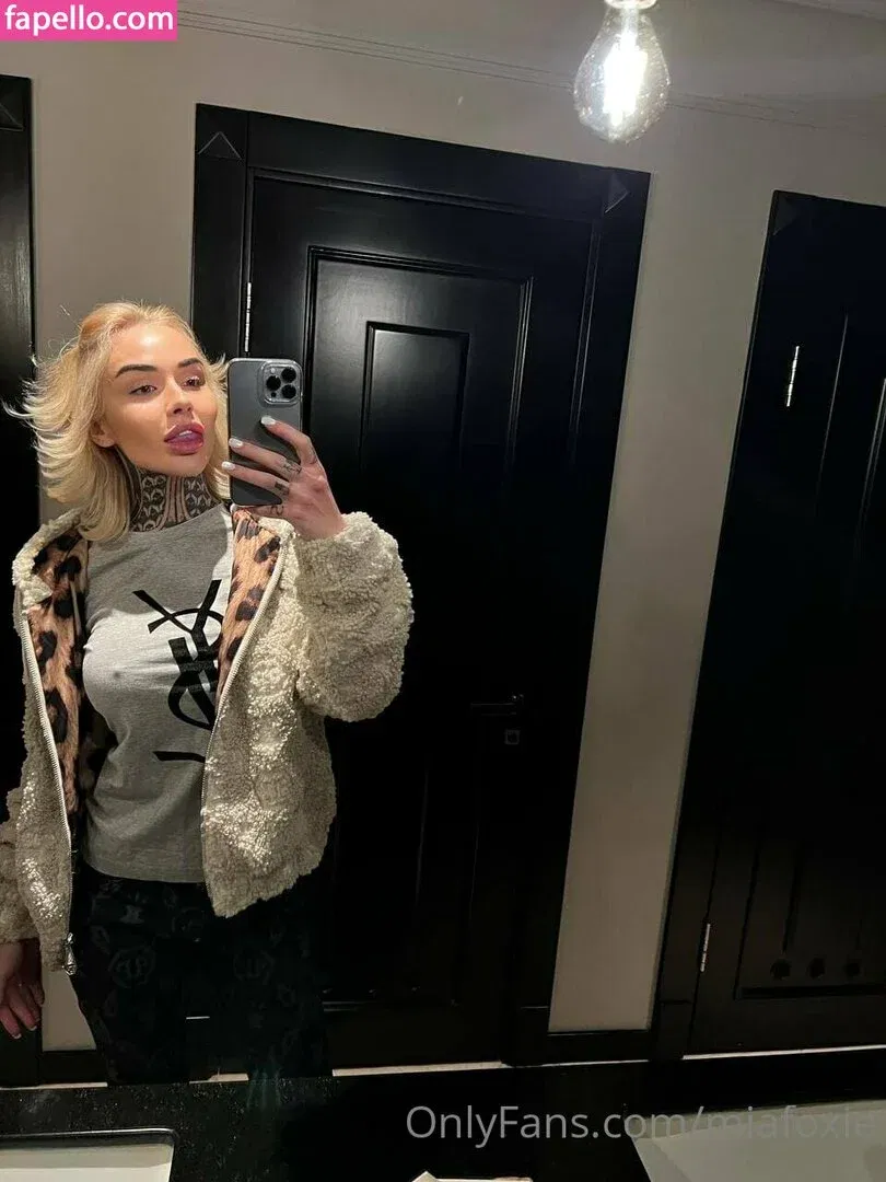 mia_foxybae / miabgalvan Onlyfans Photo Gallery 