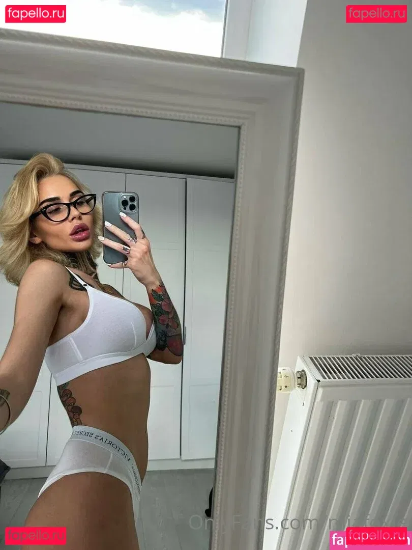 mia_foxybae / miabgalvan Onlyfans Photo Gallery 