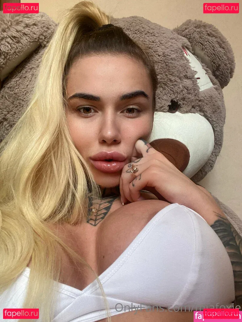 mia_foxybae / miabgalvan Onlyfans Photo Gallery 