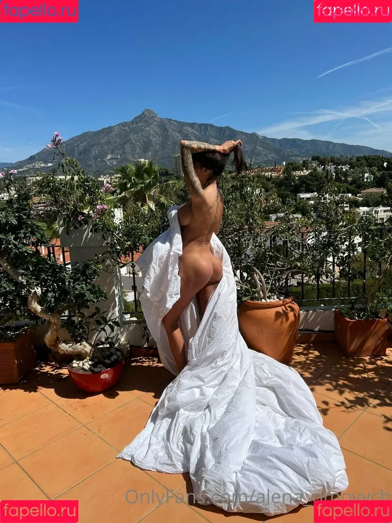 Alena Omovych / alena_omovych / alenaomovich Onlyfans Photo Gallery 