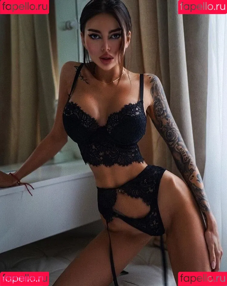 Alena Omovych / alena_omovych / alenaomovich Onlyfans Photo Gallery 
