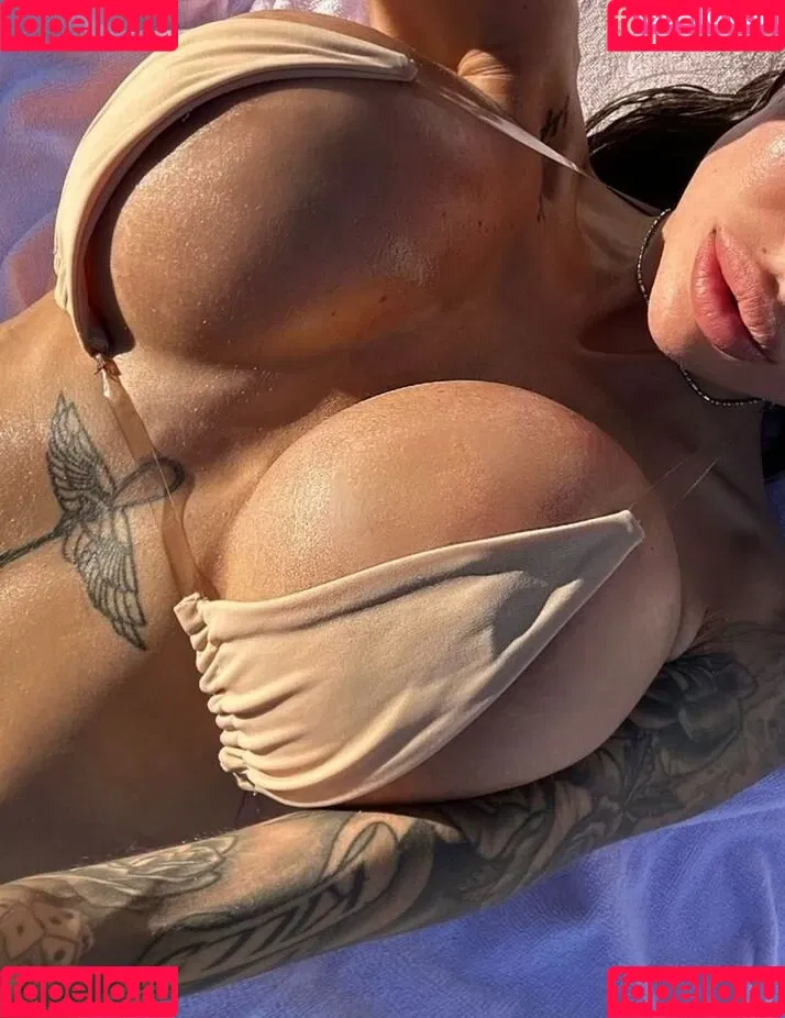 Alena Omovych / alena_omovych / alenaomovich Onlyfans Photo Gallery 