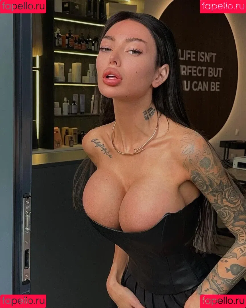 Alena Omovych / alena_omovych / alenaomovich Onlyfans Photo Gallery 