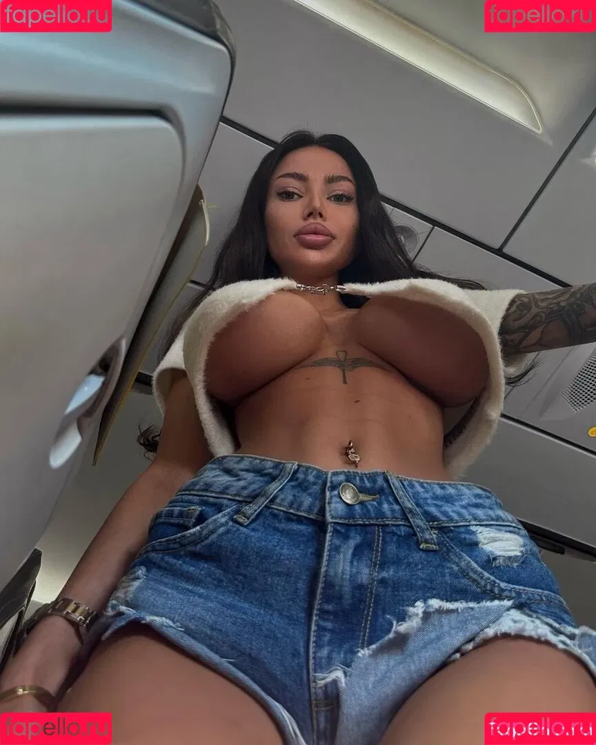 Alena Omovych / alena_omovych / alenaomovich Onlyfans Photo Gallery 