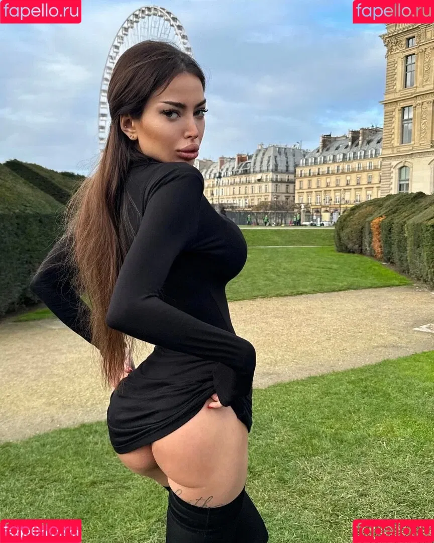 Alena Omovych / alena_omovych / alenaomovich Onlyfans Photo Gallery 