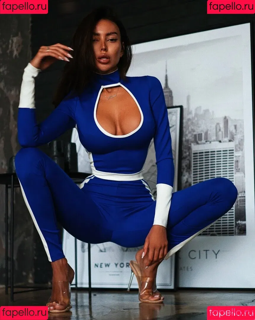 Alena Omovych / alena_omovych / alenaomovich Onlyfans Photo Gallery 