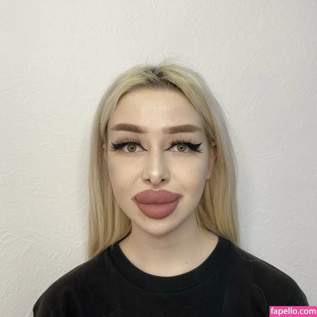 ksushechkakkk / sunny_kerss Onlyfans Photo Gallery 