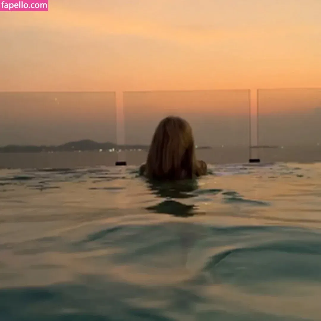 ksushechkakkk / sunny_kerss Onlyfans Photo Gallery 