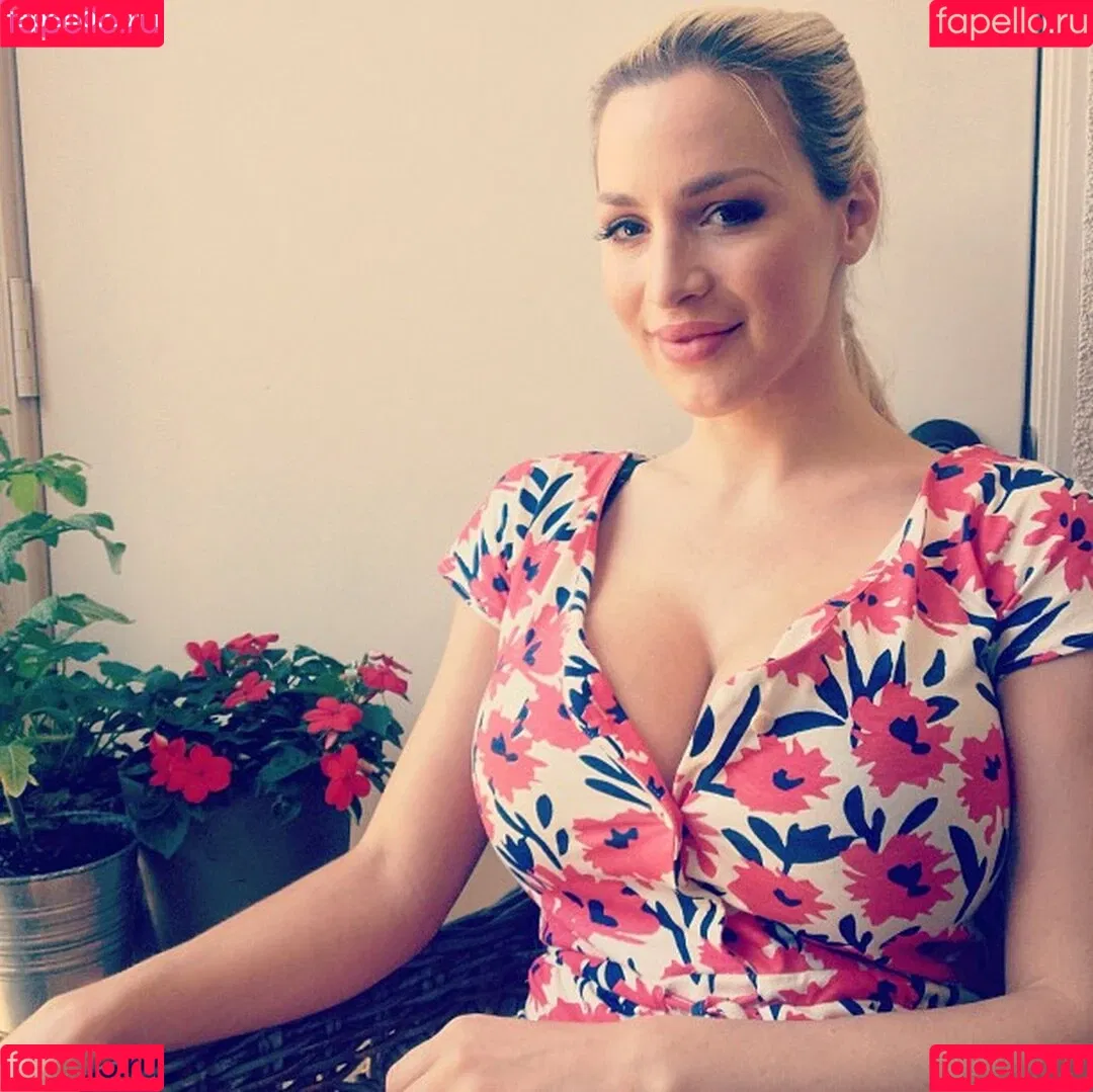 Jordan Carver / joca / jordancarverofficial Onlyfans Photo Gallery 