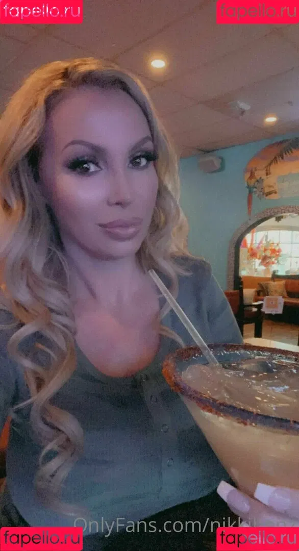 mega / nikkibenz Onlyfans Photo Gallery 