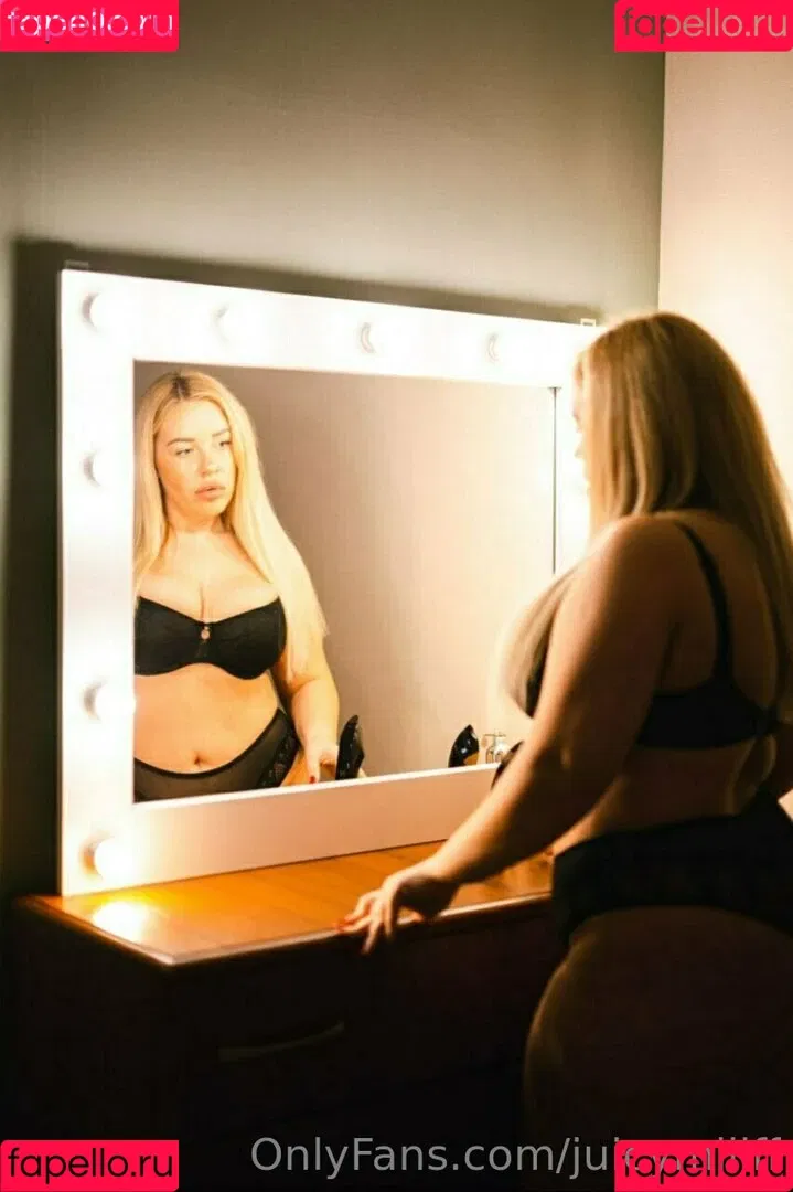 biancastarz / biancatarot Onlyfans Photo Gallery 