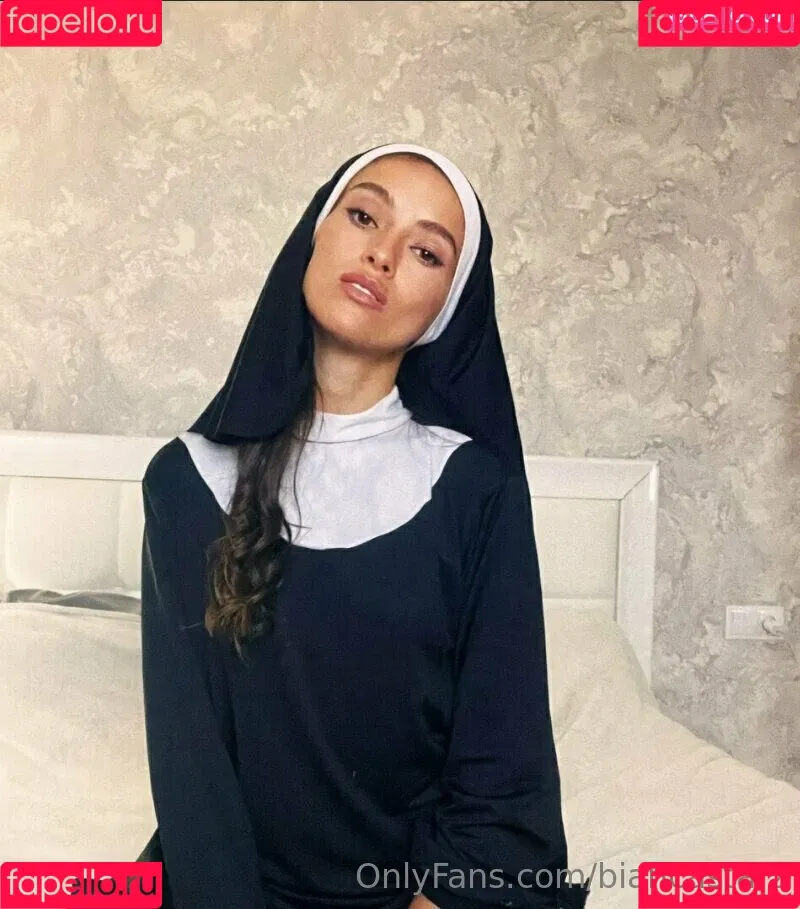 biancastarz / biancatarot Onlyfans Photo Gallery 