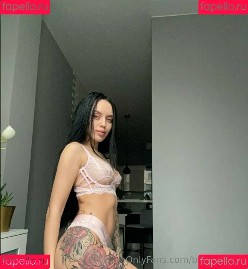 biancastarz / biancatarot Onlyfans Photo Gallery 