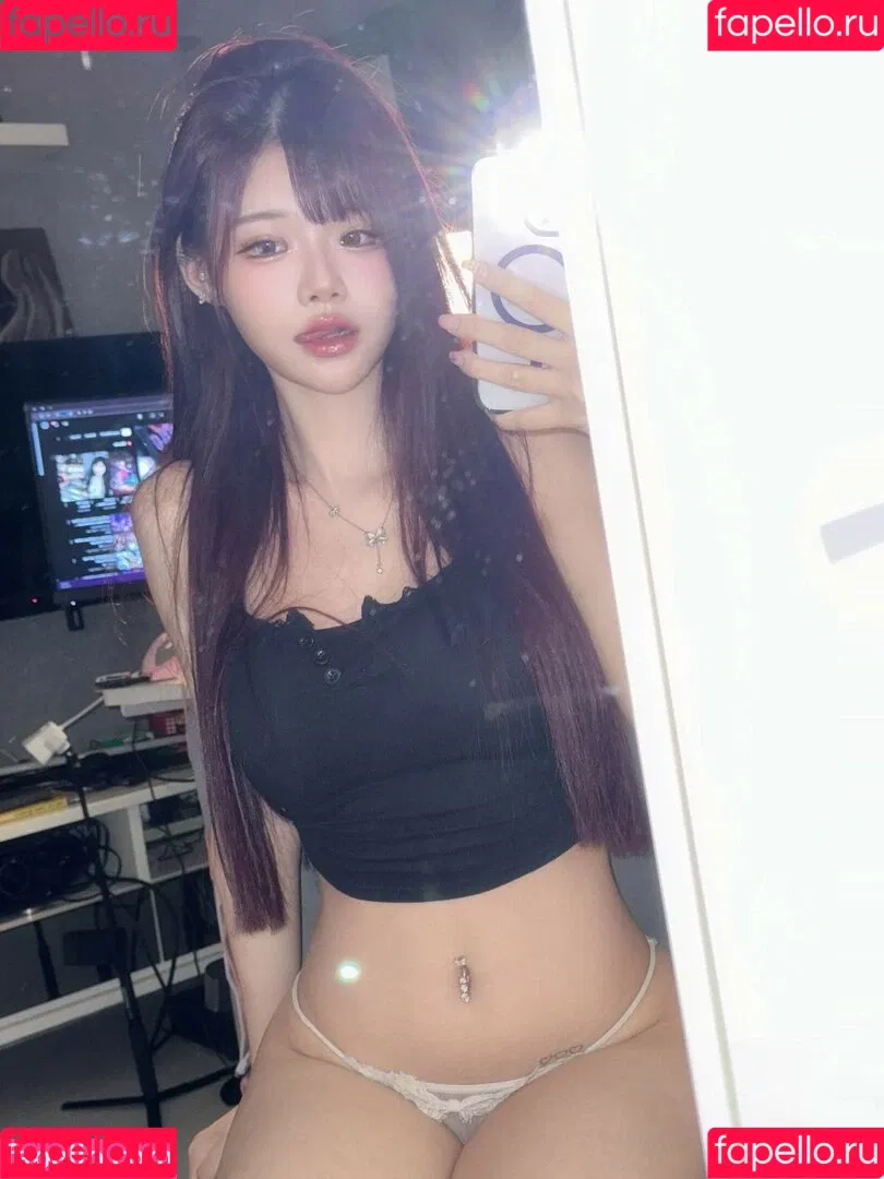 irissiri129 / irisyiyi_ / 艾怡 Onlyfans Photo Gallery 