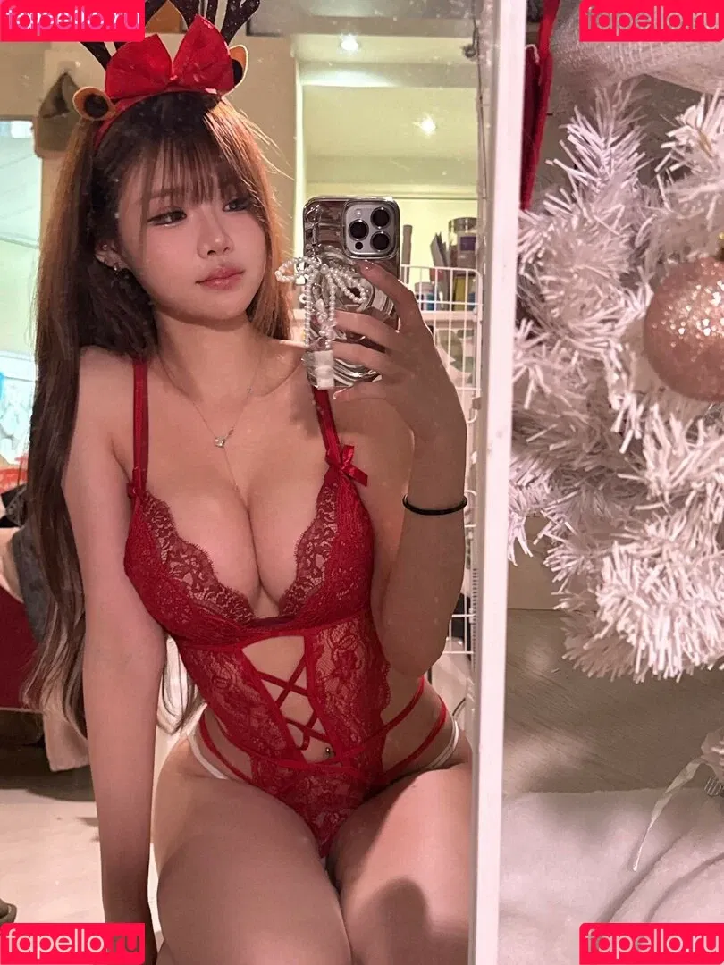 irissiri129 / irisyiyi_ / 艾怡 Onlyfans Photo Gallery 