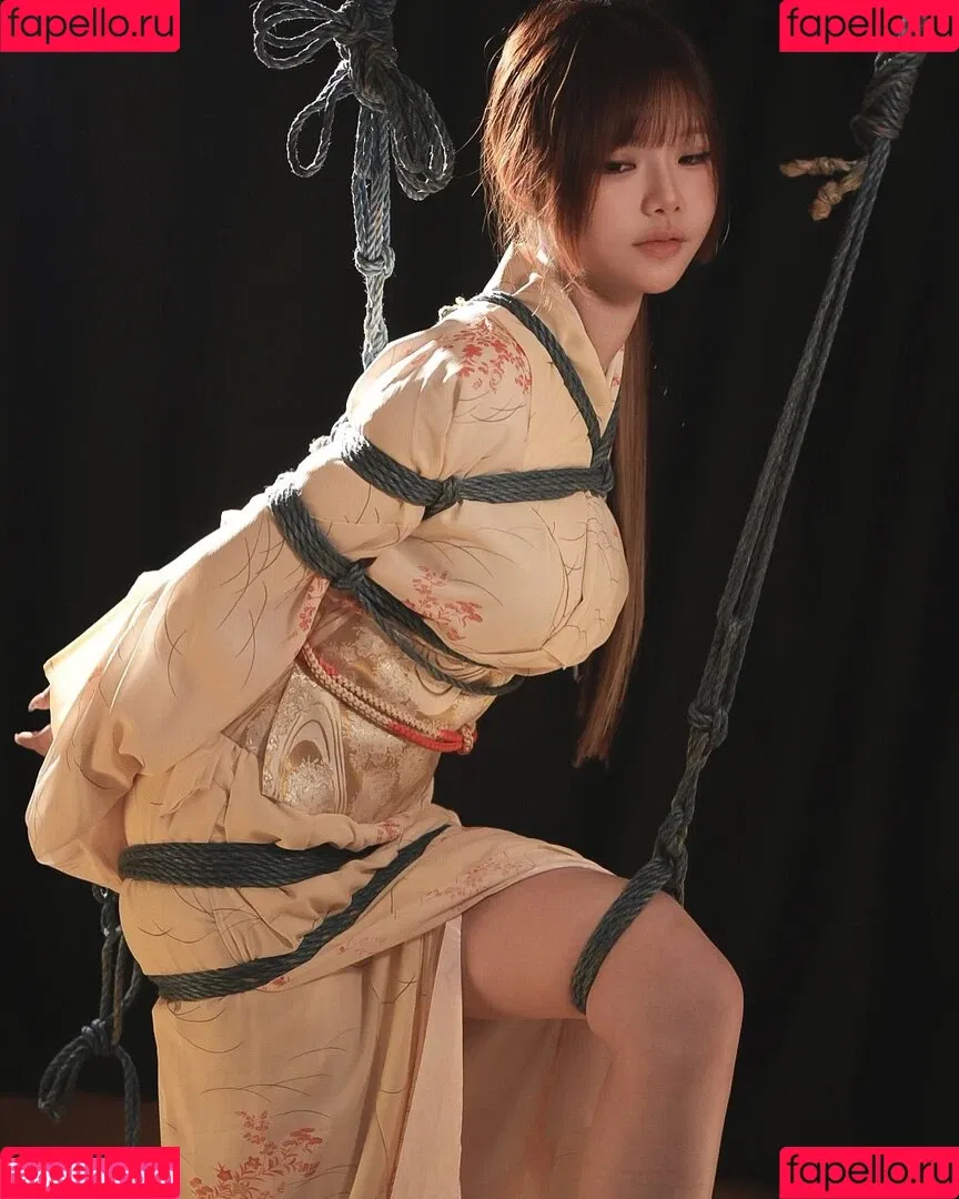 irissiri129 / irisyiyi_ / 艾怡 Onlyfans Photo Gallery 