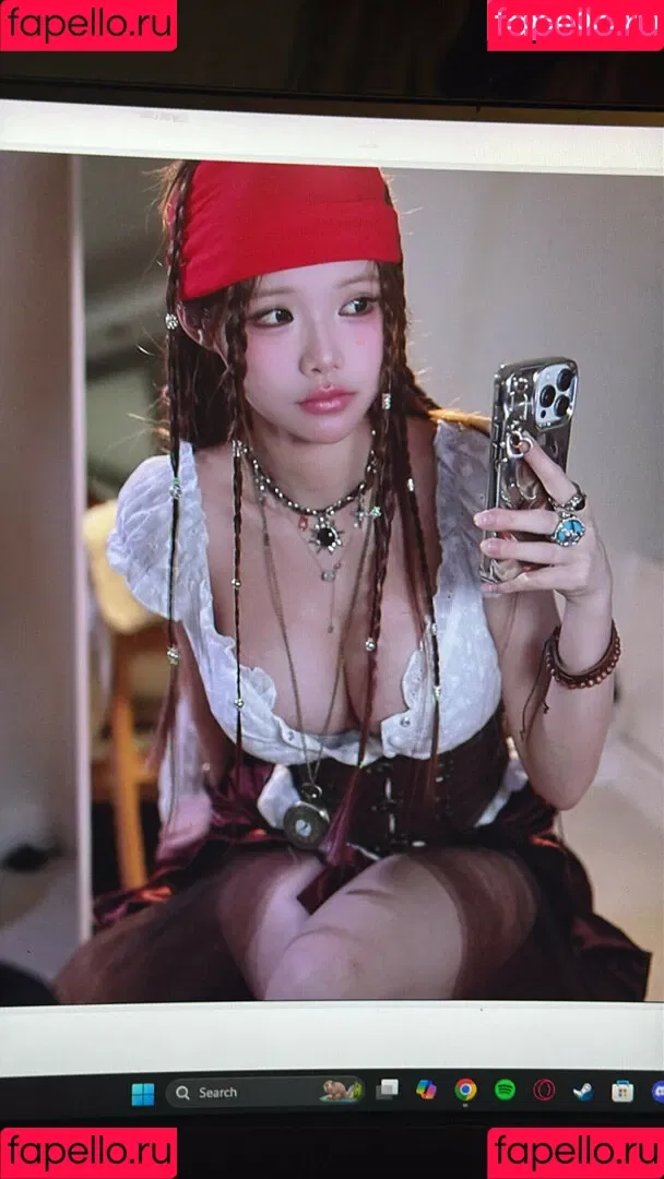 irissiri129 / irisyiyi_ / 艾怡 Onlyfans Photo Gallery 