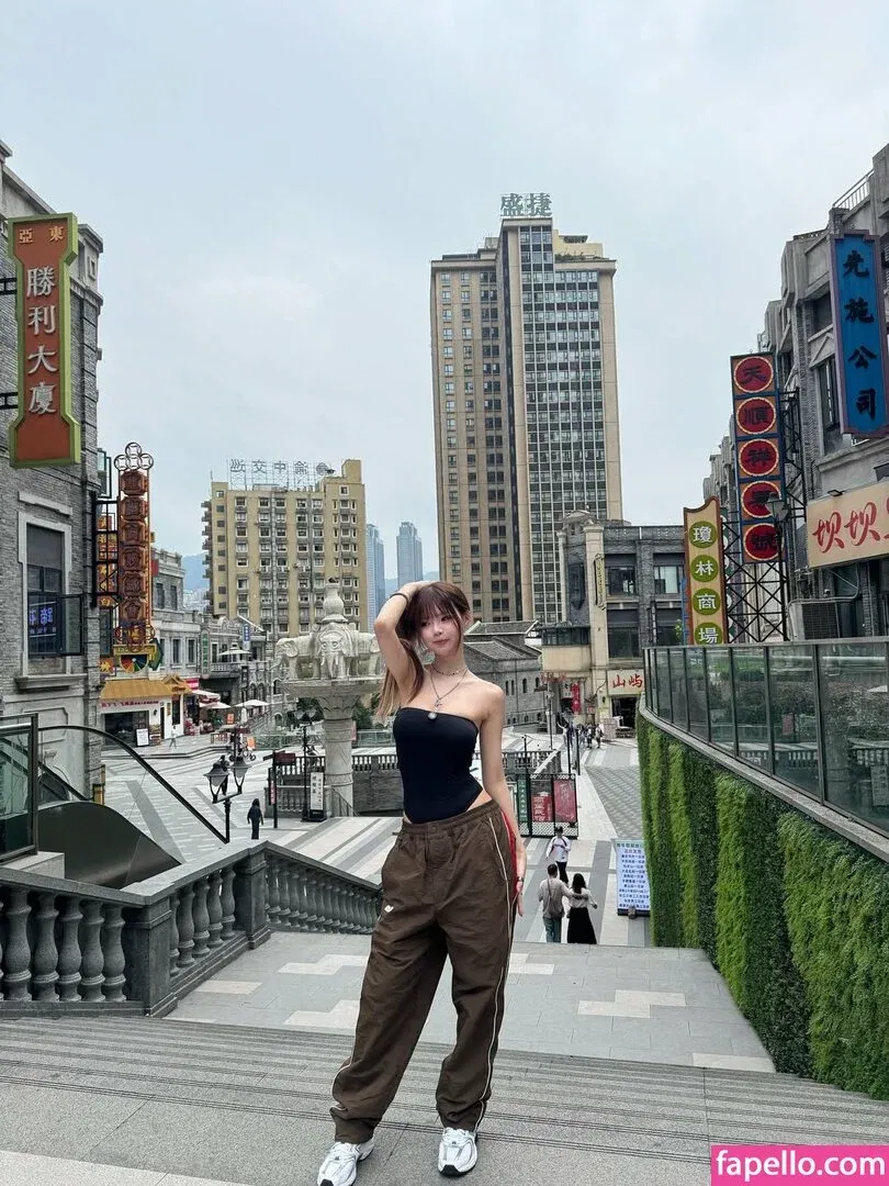 irissiri129 / irisyiyi_ / 艾怡 Onlyfans Photo Gallery 