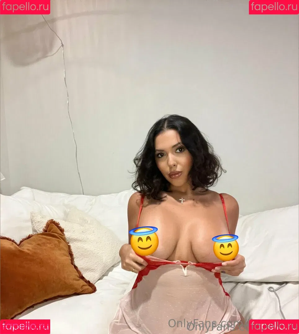 livmia / livmiami / livortiz Onlyfans Photo Gallery 