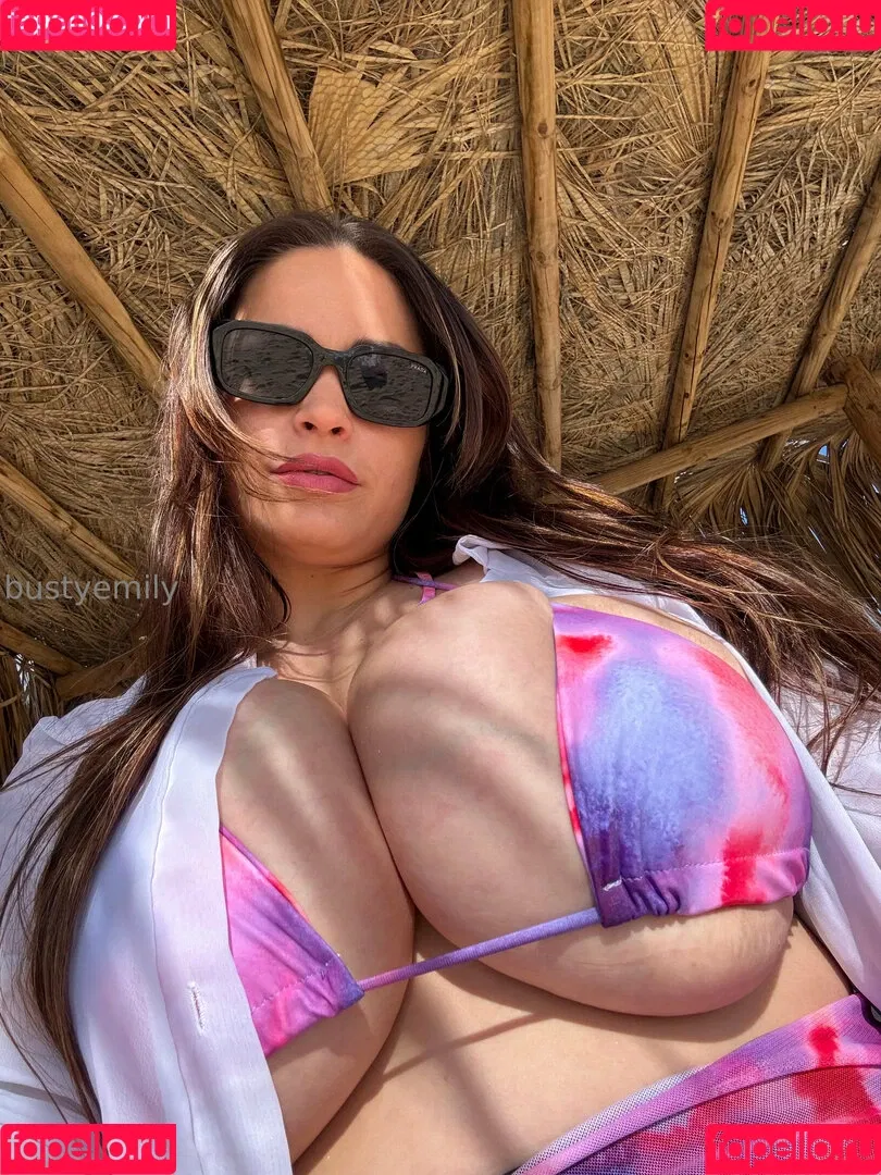 Bustyemily / bustyemily_official Onlyfans Photo Gallery 