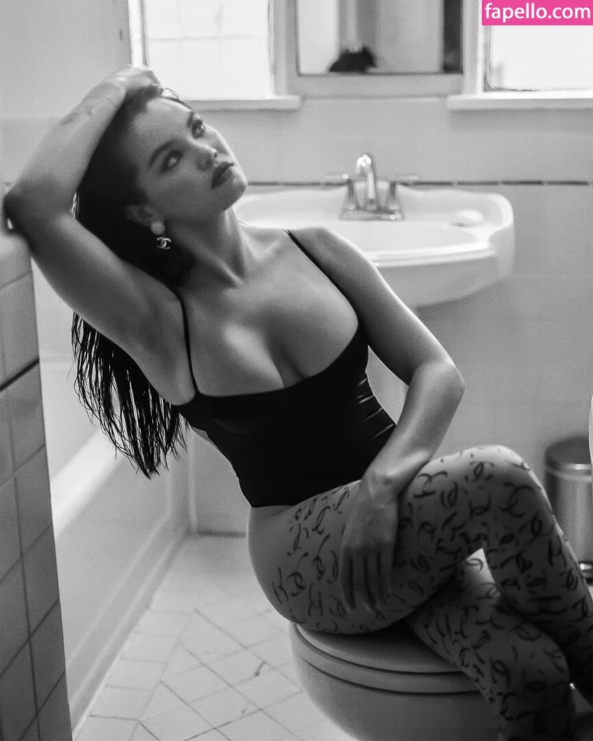 Paris Berelc / theparisberelc Onlyfans Photo Gallery 