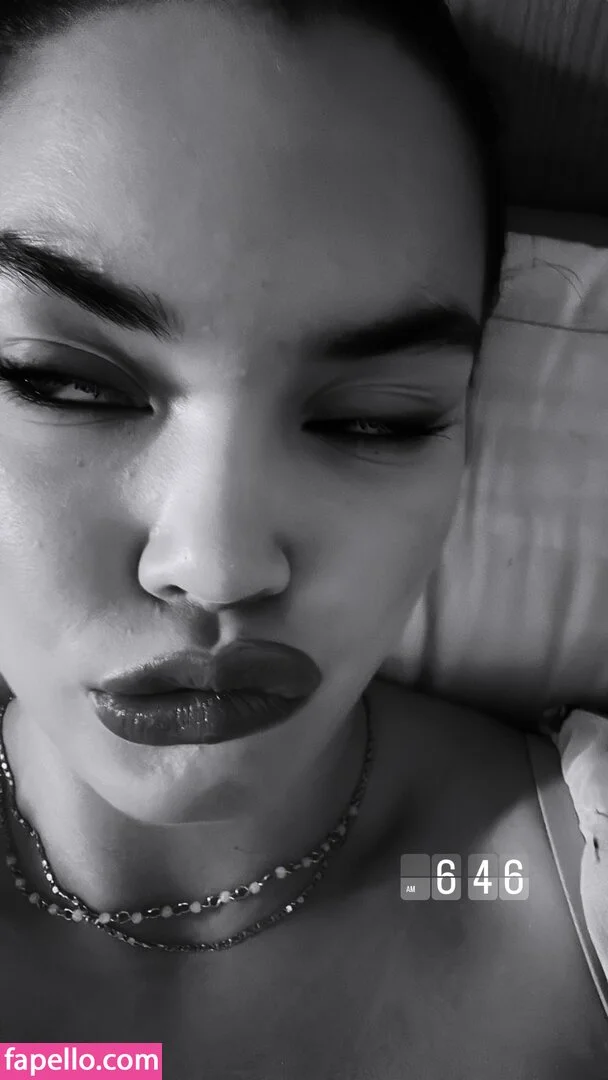 Paris Berelc / theparisberelc Onlyfans Photo Gallery 