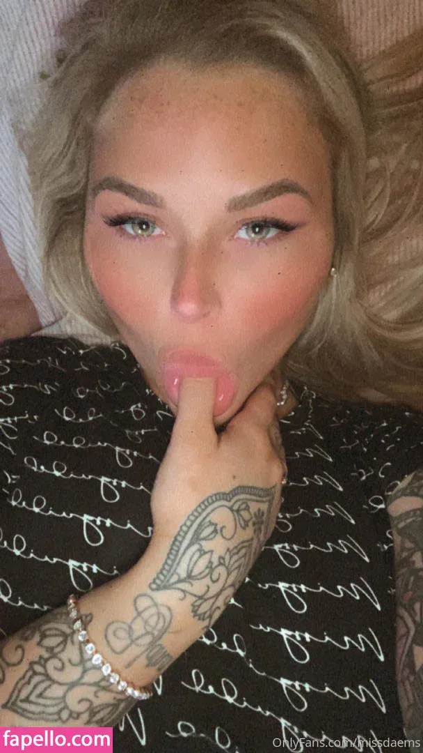 missdaems / yanadaems / yanadaemss Onlyfans Photo Gallery 