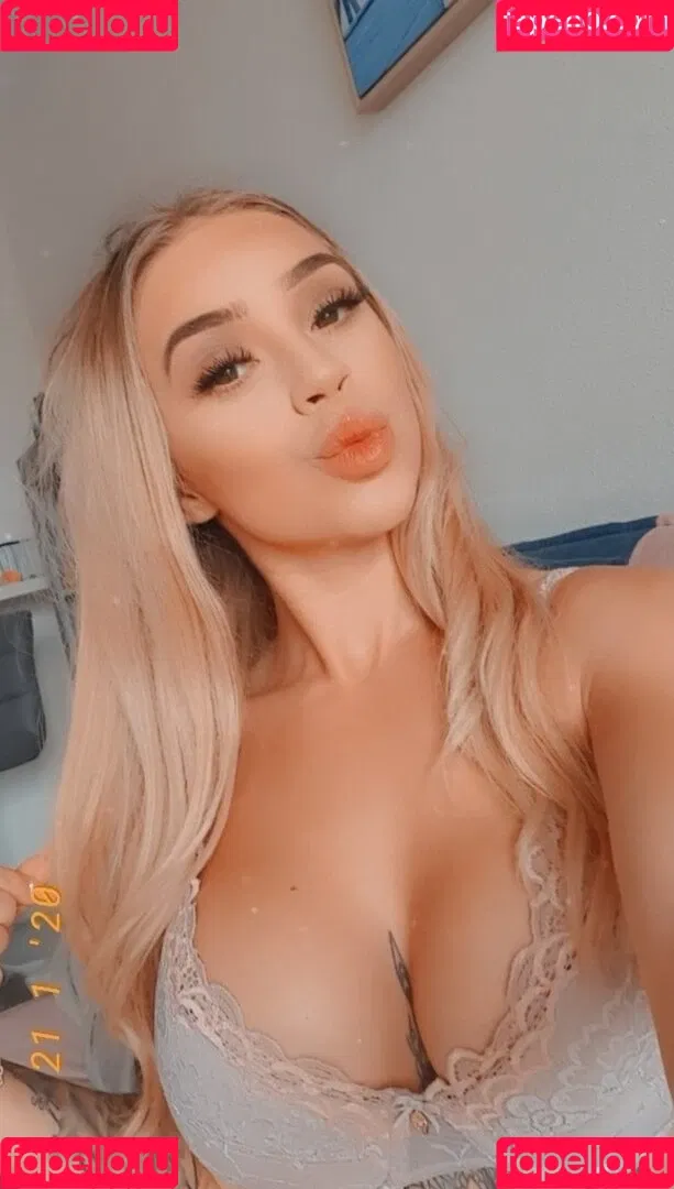 Becca Marie / bexmarieee / xxbeccamarie Onlyfans Photo Gallery 