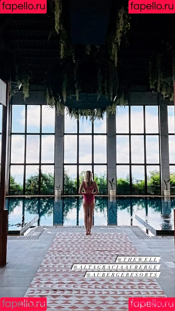 Emma Roberts / emmalee1996 / emmaroberts Onlyfans Photo Gallery 