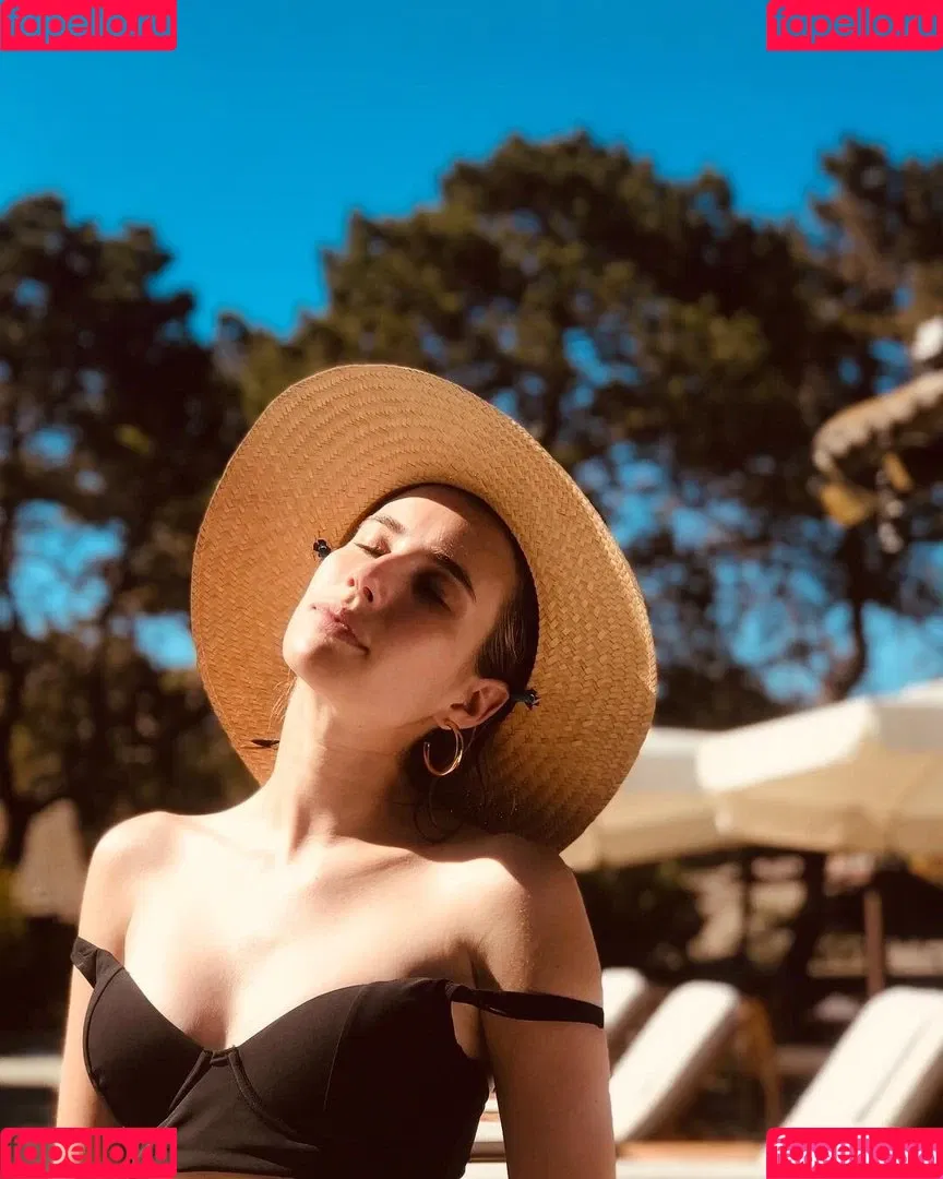Emma Roberts / emmalee1996 / emmaroberts Onlyfans Photo Gallery 
