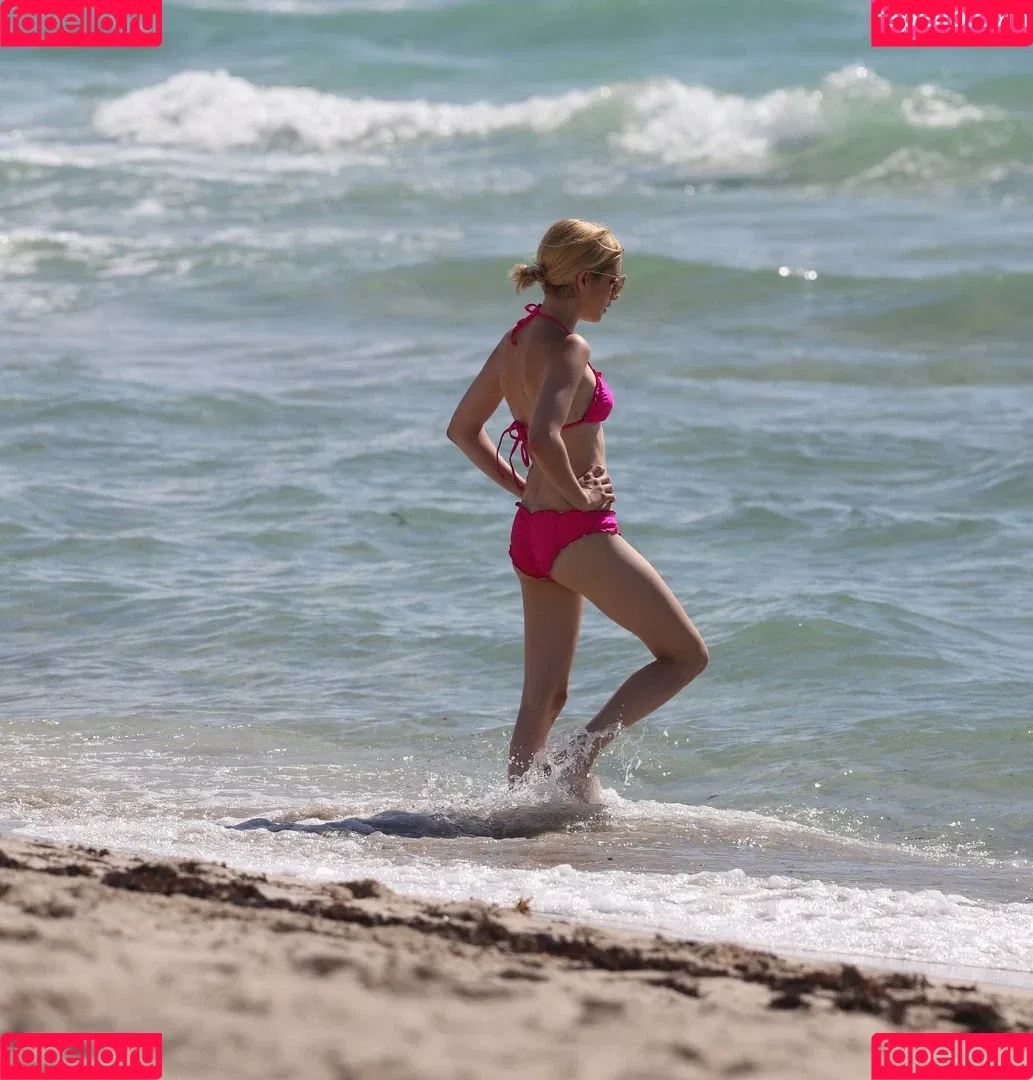Emma Roberts / emmalee1996 / emmaroberts Onlyfans Photo Gallery 