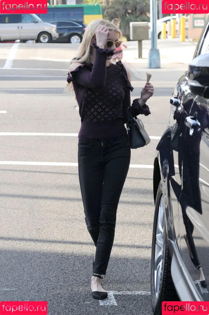 Emma Roberts / emmalee1996 / emmaroberts Onlyfans Photo Gallery 