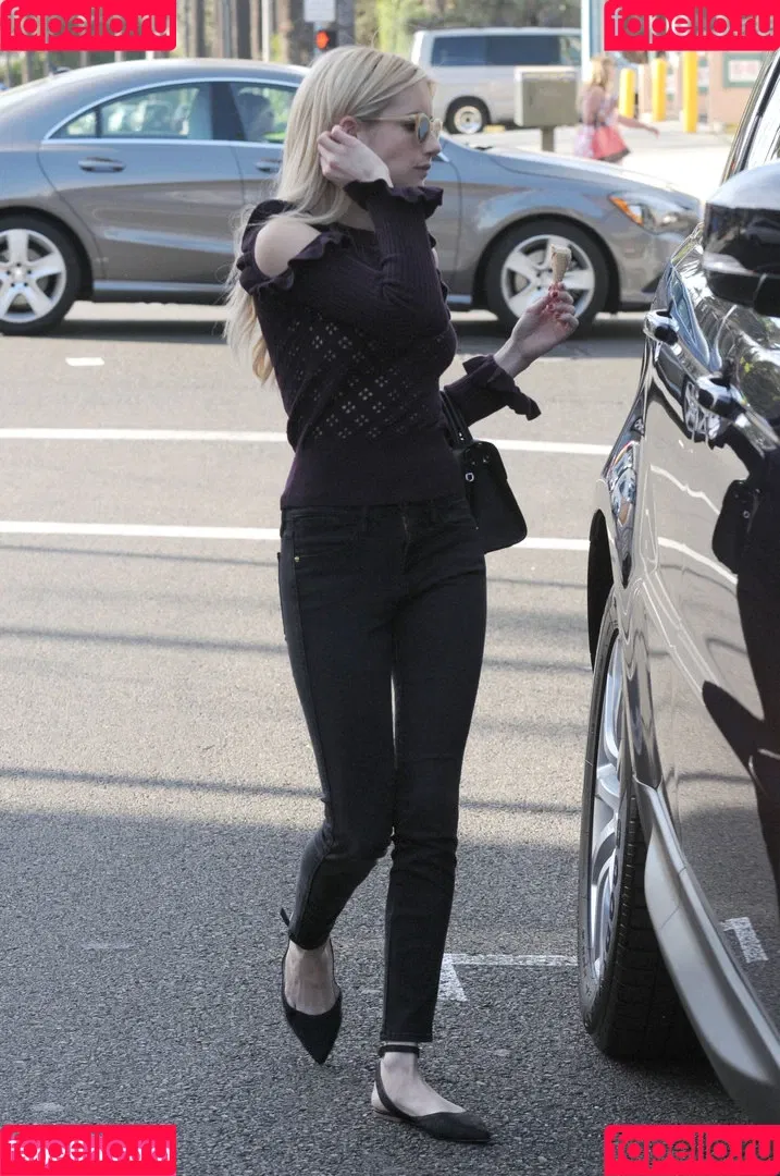 Emma Roberts / emmalee1996 / emmaroberts Onlyfans Photo Gallery 