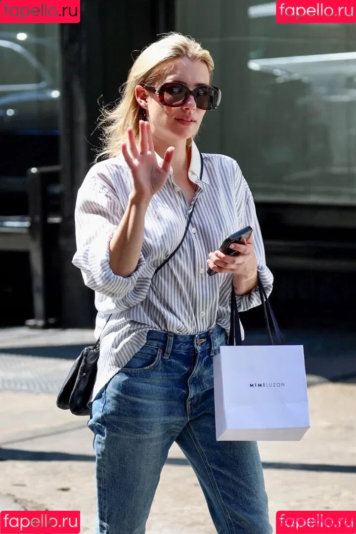 Emma Roberts / emmalee1996 / emmaroberts Onlyfans Photo Gallery 