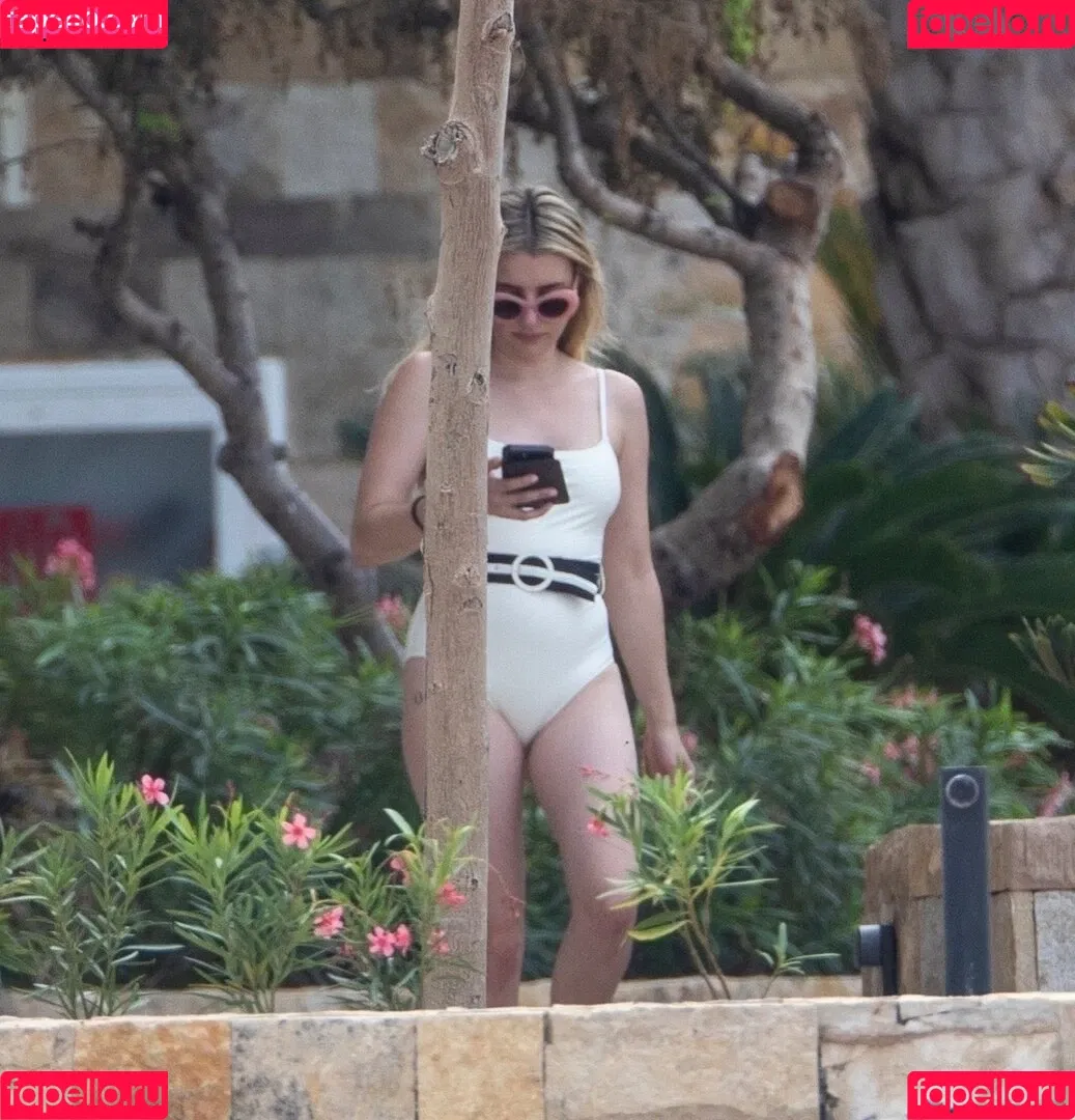 Emma Roberts / emmalee1996 / emmaroberts Onlyfans Photo Gallery 