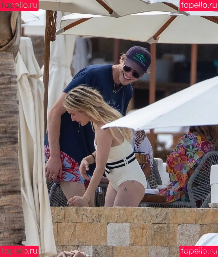 Emma Roberts / emmalee1996 / emmaroberts Onlyfans Photo Gallery 