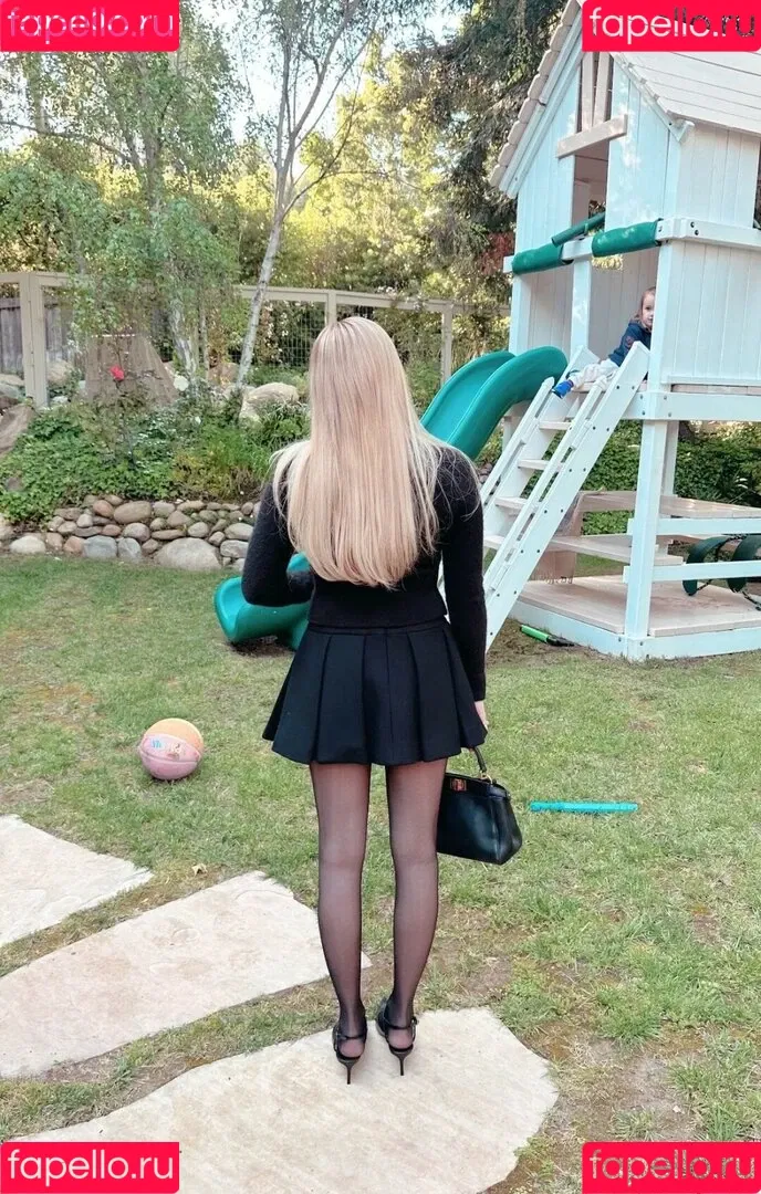 Emma Roberts / emmalee1996 / emmaroberts Onlyfans Photo Gallery 