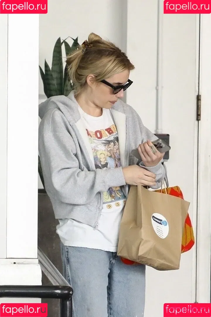 Emma Roberts / emmalee1996 / emmaroberts Onlyfans Photo Gallery 