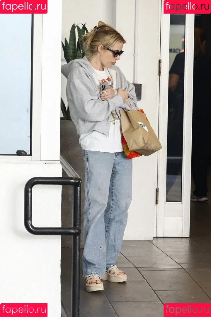 Emma Roberts / emmalee1996 / emmaroberts Onlyfans Photo Gallery 