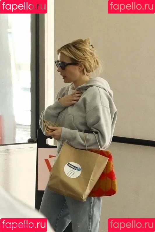 Emma Roberts / emmalee1996 / emmaroberts Onlyfans Photo Gallery 
