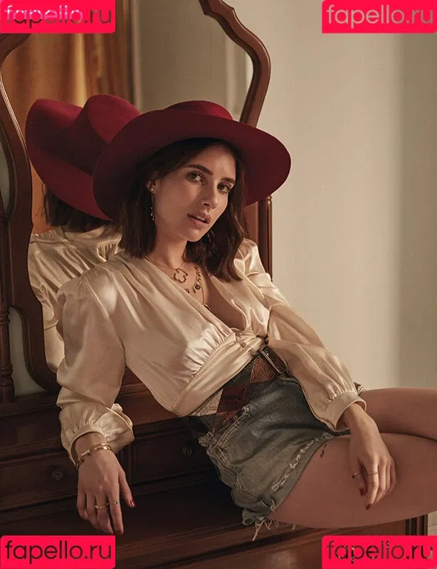 Emma Roberts / emmalee1996 / emmaroberts Onlyfans Photo Gallery 