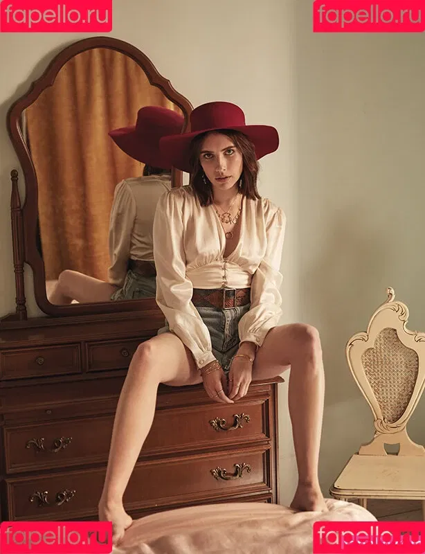 Emma Roberts / emmalee1996 / emmaroberts Onlyfans Photo Gallery 