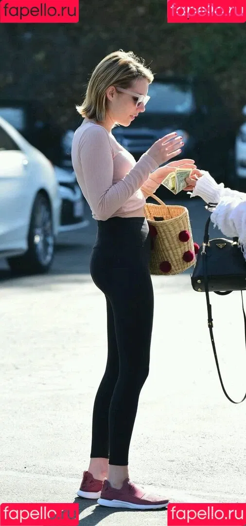 Emma Roberts / emmalee1996 / emmaroberts Onlyfans Photo Gallery 