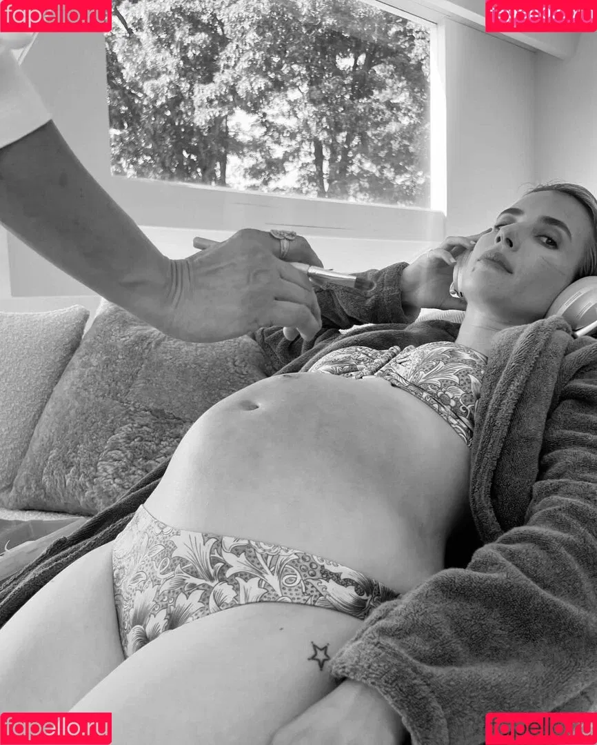 Emma Roberts / emmalee1996 / emmaroberts Onlyfans Photo Gallery 
