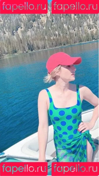 Emma Roberts / emmalee1996 / emmaroberts Onlyfans Photo Gallery 