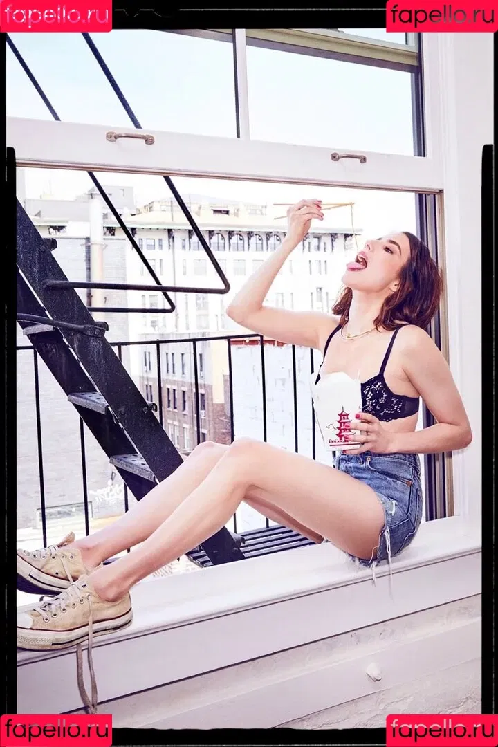 Emma Roberts / emmalee1996 / emmaroberts Onlyfans Photo Gallery 