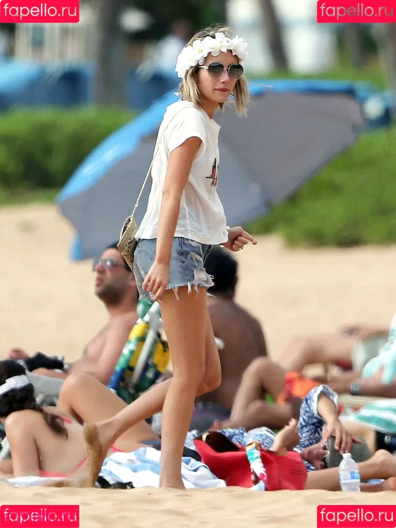 Emma Roberts / emmalee1996 / emmaroberts Onlyfans Photo Gallery 