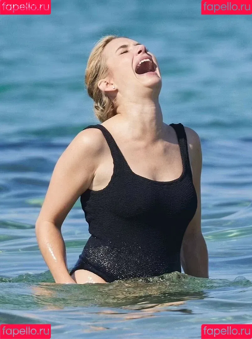 Emma Roberts / emmalee1996 / emmaroberts Onlyfans Photo Gallery 