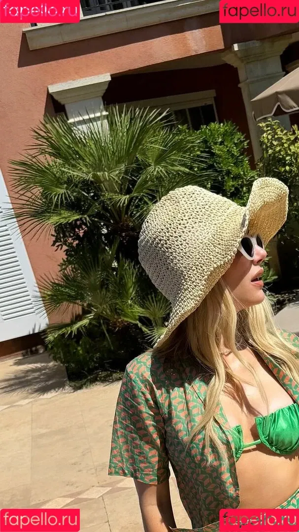 Emma Roberts / emmalee1996 / emmaroberts Onlyfans Photo Gallery 